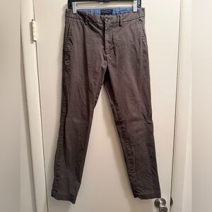 Banana Republic Mason Athletic Tapered Fit Chinos | W29xL32 Stretch | Grey